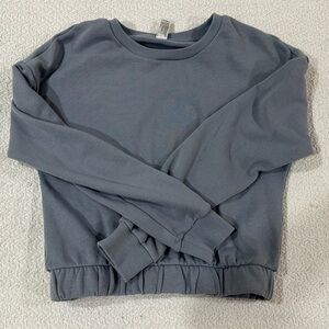 cropped grey long sleeve